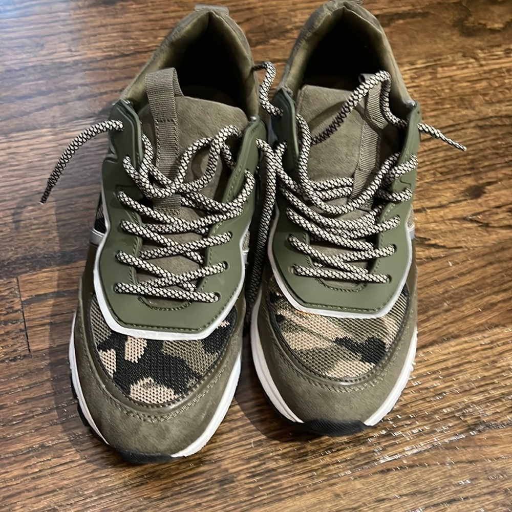 JSlides camo sneakers